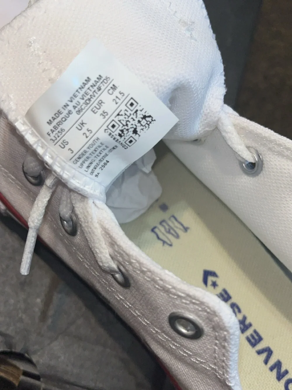 Converse white canvas
